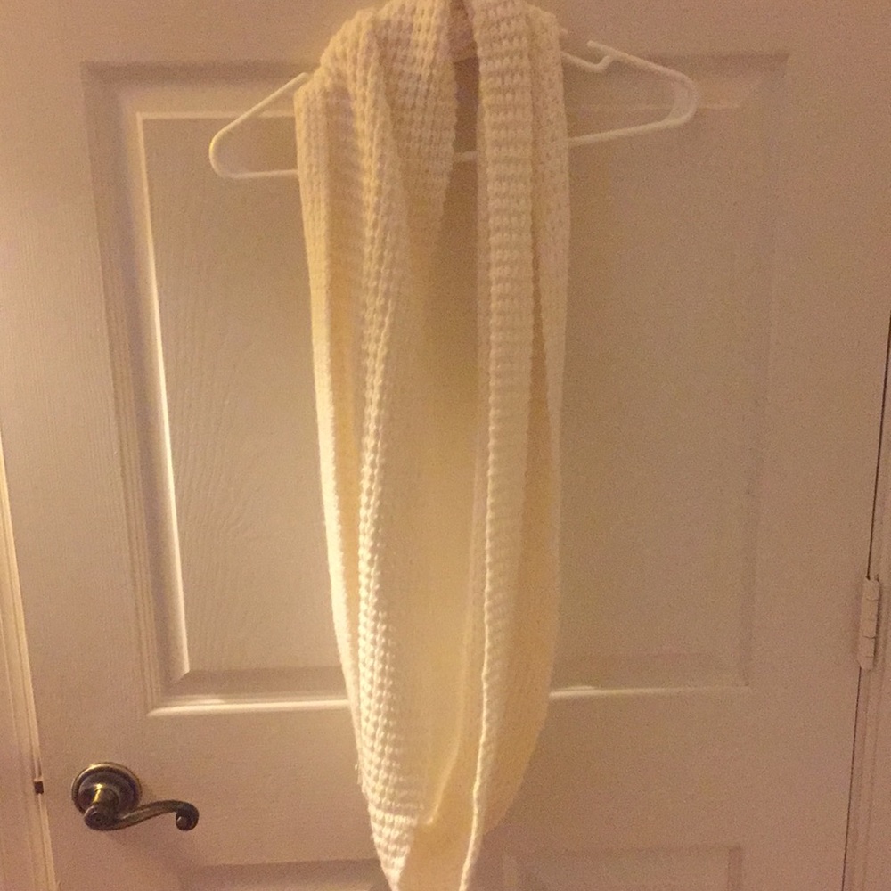 Women’s Infinity Scarf - Picture 3 of 3